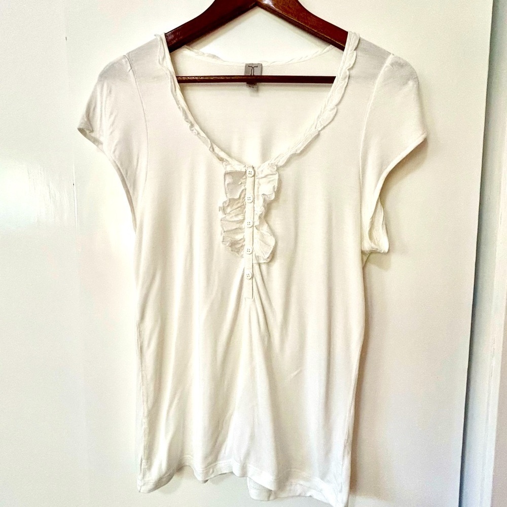 Tristan| White Cap Sleeve Jersey Knit Blouse with Ruffle Button Detail Sz XL